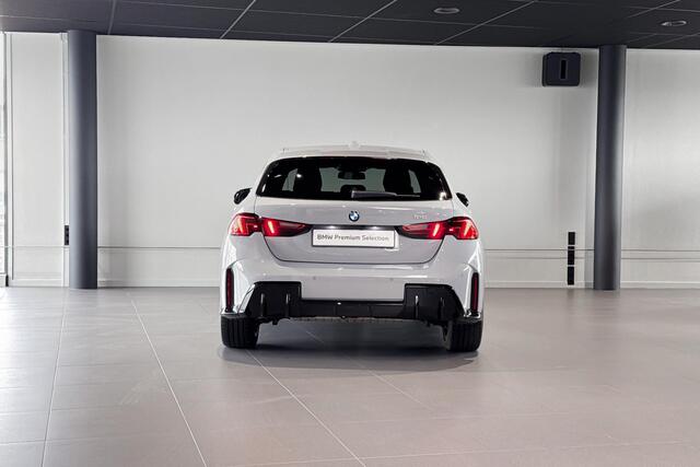 BMW 1-SERIE 120 M Sport Design | Stoelverwarming | Achteruitrijcamera | Trekhaak |