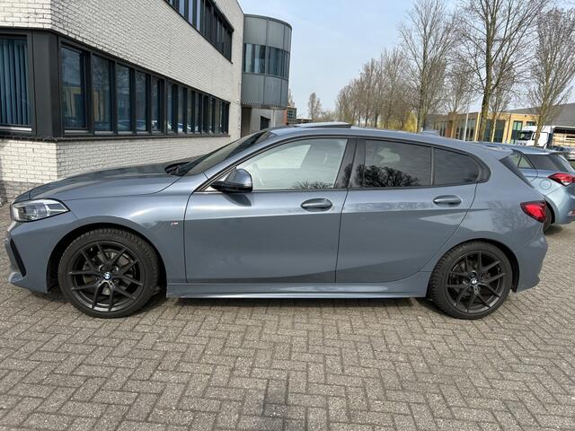 BMW 1-SERIE 118i High Exec M-Sport FULL OPTIONS.