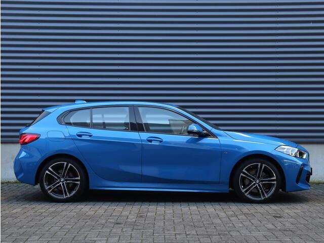 BMW 1-SERIE 118i | Executive | M Sportpakket | Sportstoelen | Apple Carplay | Hi-Fi | Stuurwielrand Verwarmd | Stoelverwarming | Climate Control | 18'' LMV