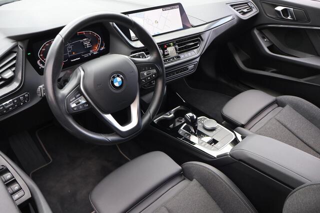 BMW 1-SERIE 118i | LED | Automaat | Clima | Camera | .