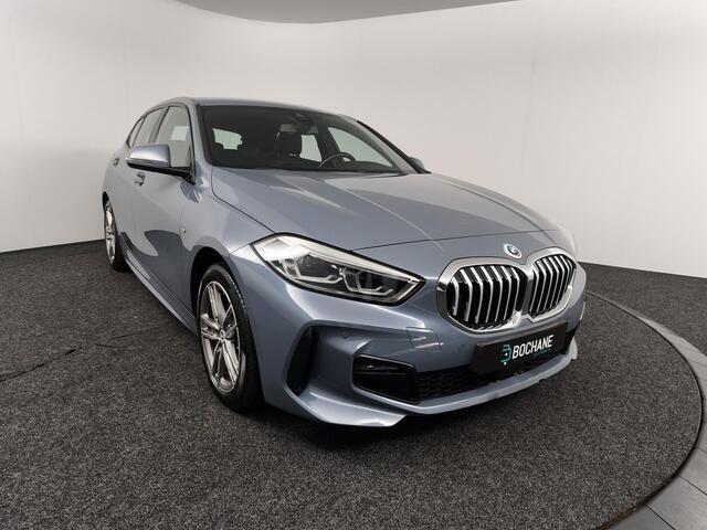 BMW 1-SERIE 118i Business Edition | Apple Carplay & Android Auto | Achteruitrijcamara | M pakket |