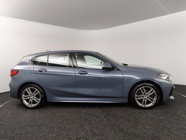 BMW 1-SERIE 118i Business Edition | Apple Carplay & Android Auto | Achteruitrijcamara | M pakket |