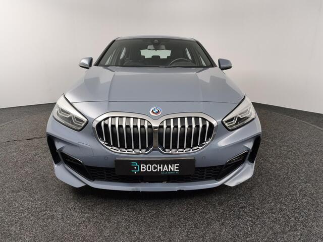 BMW 1-SERIE 118i Business Edition | Apple Carplay & Android Auto | Achteruitrijcamara | M pakket |
