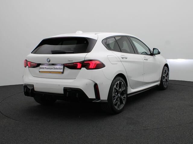 BMW 1-SERIE 120 M Sport Design Edition | Harman Kardon | Driving Assistant | Stuurwielverwarming | 18"