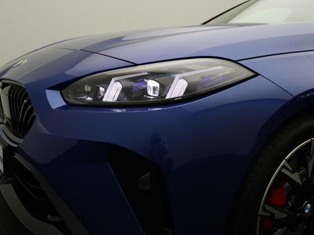 BMW 1-SERIE 120 M Sportpakket Pro | Premium Pack | Stuurwielrand Verwarmd | Panoramadak | Harman Kardon | 19''