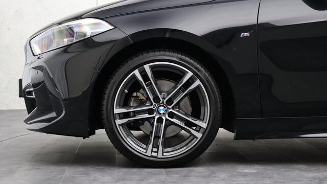 BMW 1-SERIE 118i M-Sport | Achteruitrijcamera | M Sportstoelen | Shadow-Line