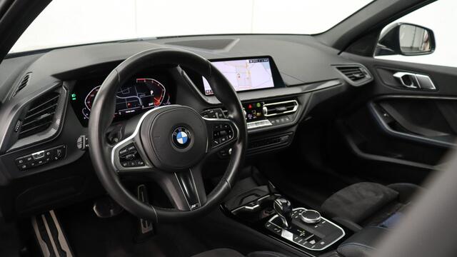 BMW 1-SERIE 118i M-Sport | Achteruitrijcamera | M Sportstoelen | Shadow-Line