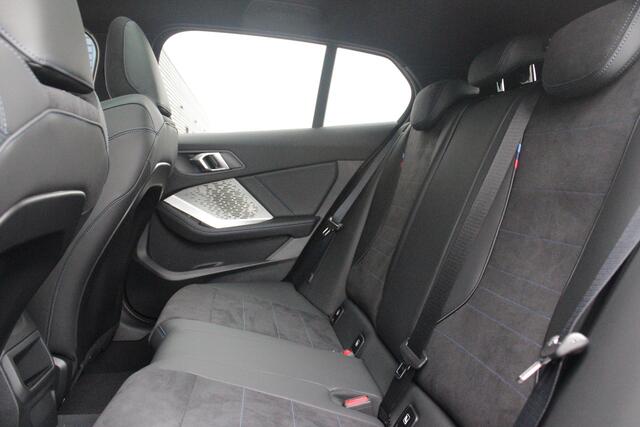 BMW 1-SERIE 120 170PK M SPORT DESIGN EDITION | PANORAMA SCHUIF/KANTEL DAK | 18" LICHTMETALEN VELGEN | DODEHOEK DETECTIE | DRAADLOZE APPLE CARPLAY/ANDROID AUTO | NAVIGATIE | ACHTERUITRIJ CAMERA | ADAPTIEF M ONDERSTEL | SFEER VERLICHTING | STOEL VERWARMING | DAB+ RADIO