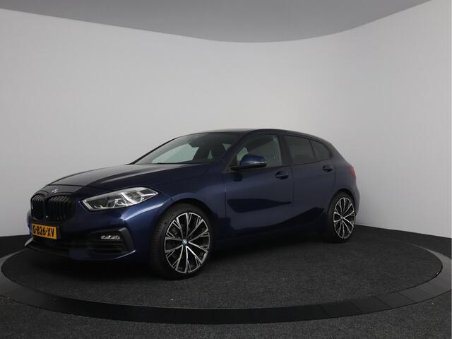 BMW 1-SERIE 118i Executive Edition Automaat | LED | 19"velgen
