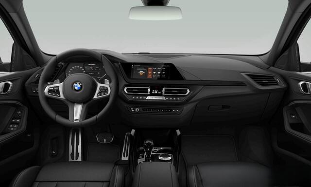 BMW 1-SERIE M135i xDrive High Executive Edition | M Performance | Stoelverwarming | Cruise Control | Adaptive LED | Ambiance Verlichting | HIFI | Grootlichtassistent | M Sport Remmen