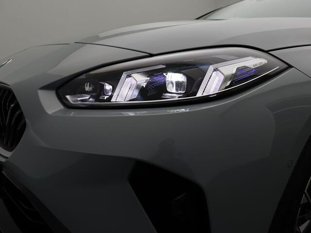 BMW 1-SERIE 120 M Sport Design Edition | Stuurwielrand Verwarmd | Achteruitrijcamera | Driving Assistant | Harman Kardon | 18''