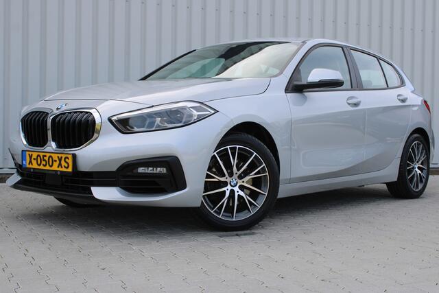 BMW 1-SERIE 116i High Executive | Incl. 12 maanden garantie | Stoelverwarming | Apple Carplay & Android Auto | WIFI | Climate Control | Hill Hold | Elektrisch verstelbare stoelen |