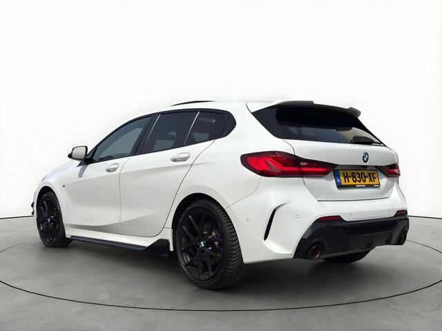 BMW 1-SERIE 118i 140PK M-Performance Shadow Pano Schaalstoelen Harman-Kardon