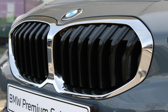 BMW 1-SERIE 118i Executive Sport Line Automaat / Sportstoelen / LED / Live Cockpit Professional / Cruise Control