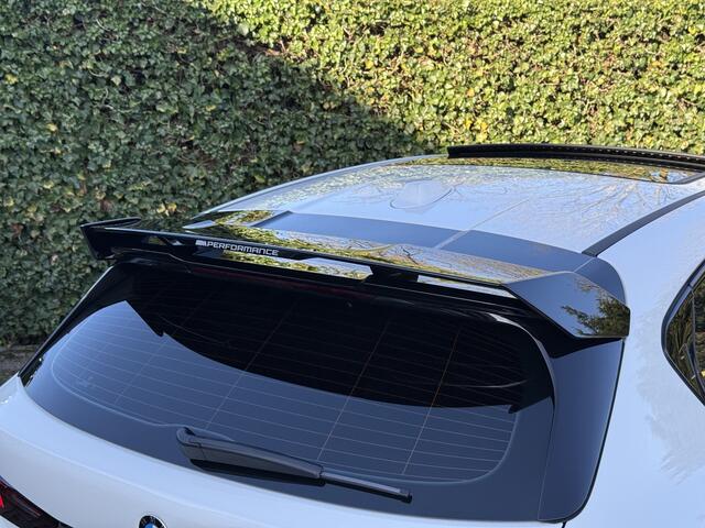 BMW 1-SERIE 120 | Full M-Performance | M-Sport Pro | 19'' | Panorama. | Driv. Ass. | Park. Plus | Head-Up | Comf. Acc. | Stuur + stoelverw.