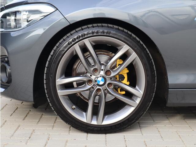 BMW 1-SERIE 118i | M Sportpakket | Pano | Trekhaak | Orig. NL!