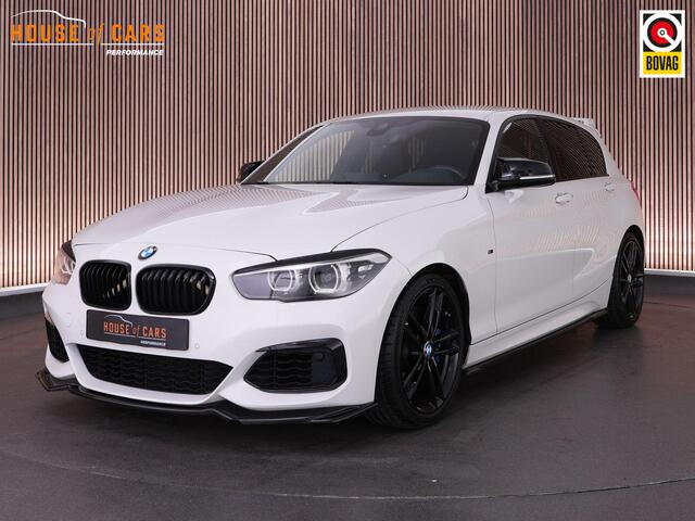BMW 1-SERIE M140i 340pk High Executive |Custom sportuitlaat|Maxton|Apple Carplay|Comfort Access|stoelverwarming|lederen sportstoelen|M sportonderstel|Shadow Line|