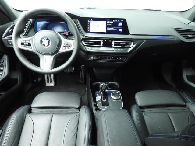 BMW 1-SERIE 5-deurs 118i | M-Sportpakket | LED | Leder | Navigatie | Sportstoelen | Stoelverwarming | DAB | Alu 18 inch