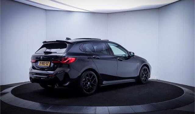 BMW 1-SERIE 120iA High Executive Edition PANO | FULL LED | HEAD UP | STUUR+STOELVERW | CARPLAY | KEYLESS | NAVI | LMV 18''