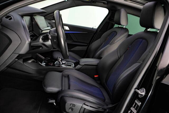 BMW 1-SERIE 120iA High Executive Edition PANO | FULL LED | HEAD UP | STUUR+STOELVERW | CARPLAY | KEYLESS | NAVI | LMV 18''