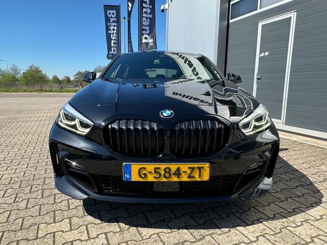 BMW 1-SERIE 118i M-sport bj2020 *Pano *HUD *M stoelen *Leer *NL auto