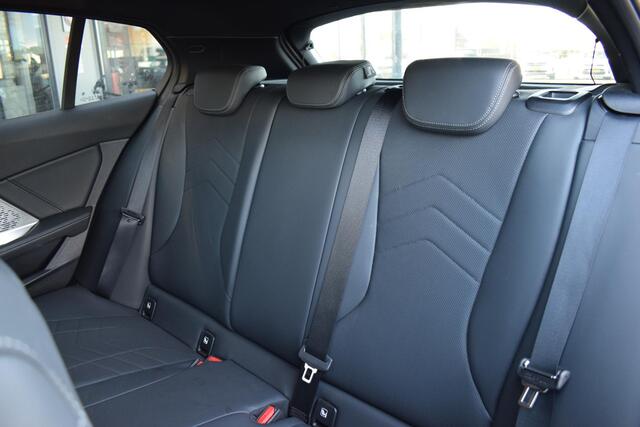 BMW 1-SERIE 120 | M-Sport | Sportstoelen | CarPlay | Stoelverwarming