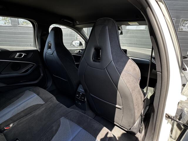 BMW 1-SERIE 118i High Executive Edition M-Sport Dealer OH | Navi | ACC | Carplay | Sfeer | ¤19.900,- incl. BTW