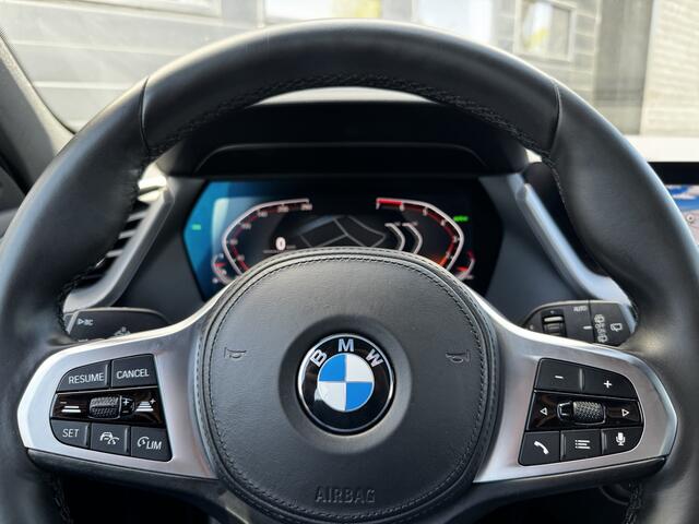 BMW 1-SERIE 118i High Executive Edition M-Sport Dealer OH | Navi | ACC | Carplay | Sfeer | ¤19.900,- incl. BTW