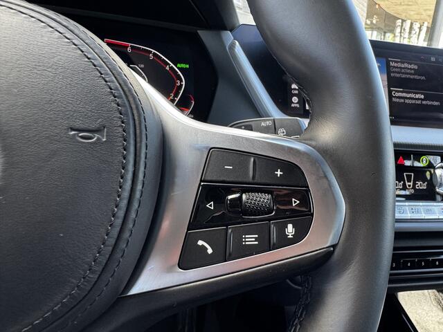 BMW 1-SERIE 118i High Executive Edition M-Sport Dealer OH | Navi | ACC | Carplay | Sfeer | ¤19.900,- incl. BTW