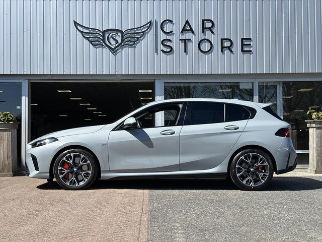 BMW 1-SERIE 120 M Sport Design Edition |HARMAN/KARDON|CARPLAY|360 CAMERA|HUD|LM VELGEN 18''|ACC|BMW LED|