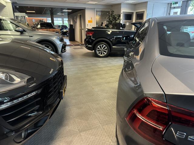 BMW 1-SERIE 118i Edition+ M-Sport 6bak, Sport-leer | Pano | Camera