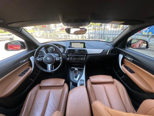 BMW 1-SERIE 118I High Executive Automaat Navi Camera Leer Trekhaak