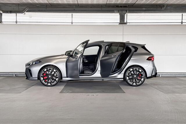 BMW 1-SERIE M135 xDrive | M Sportpakket Pro | Premium Pack