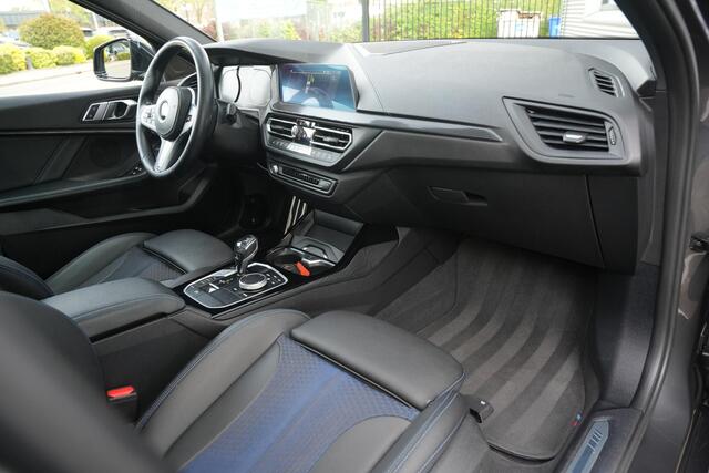 BMW 1-SERIE 118i High Executive M Pakket Panoramadak Cruise Stoelverw. LED 19''LM