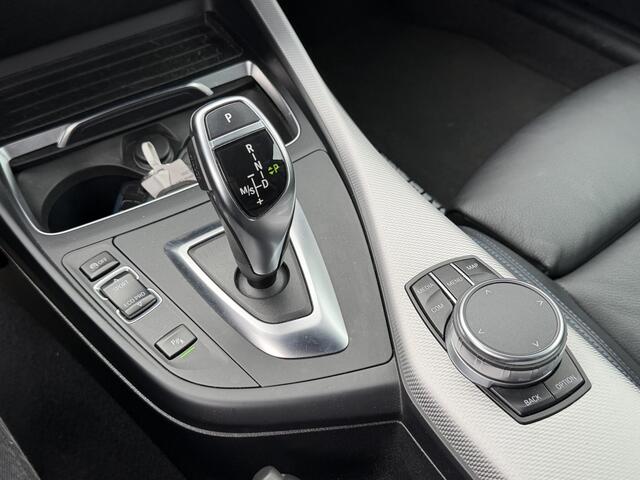 BMW 1-SERIE 120i Executive | Nieuw Binnen! | Leder | Stoelverwarming | Navi