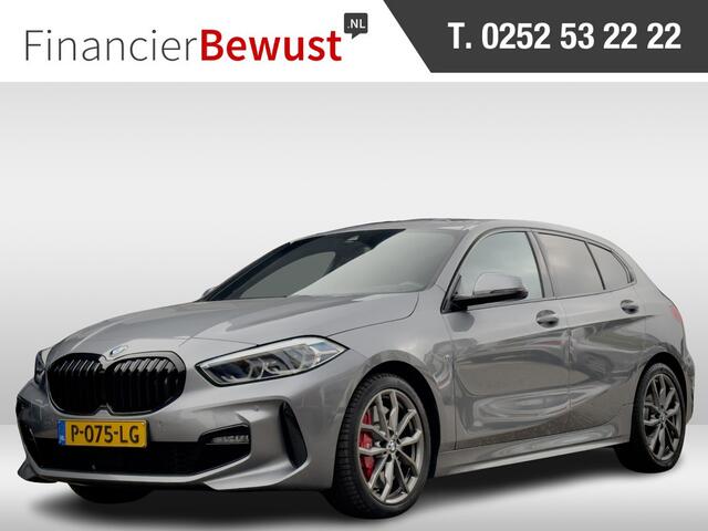 BMW 1-SERIE 120i 2.0 AUT7 M-SPORT 179PK PANODAK LEDER NAVI DIGI-DASH APPLLE-CARPLAY LED LMV PDC