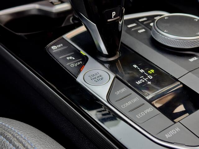 BMW 1-SERIE 120i 2.0 AUT7 M-SPORT 179PK PANODAK LEDER NAVI DIGI-DASH APPLLE-CARPLAY LED LMV PDC