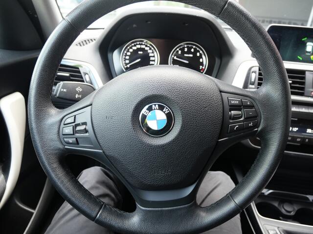 BMW 1-SERIE 116i EXECUTIVE | CRUISE | FULL-LED | NAVIGATIE | CLIMA | PDC V+A | ALL-SEASON!!