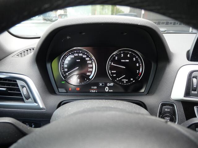BMW 1-SERIE 116i EXECUTIVE | CRUISE | FULL-LED | NAVIGATIE | CLIMA | PDC V+A | ALL-SEASON!!