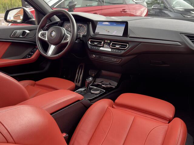 BMW 1-SERIE 118i AUT7 M-SPORT HIGH EXECUTIVE EDITION PANODAK DESIGNO-SPORTLEDER NAVI CAMERA DIGI-DASH APPLE-CARPLAY LED LMV PDC