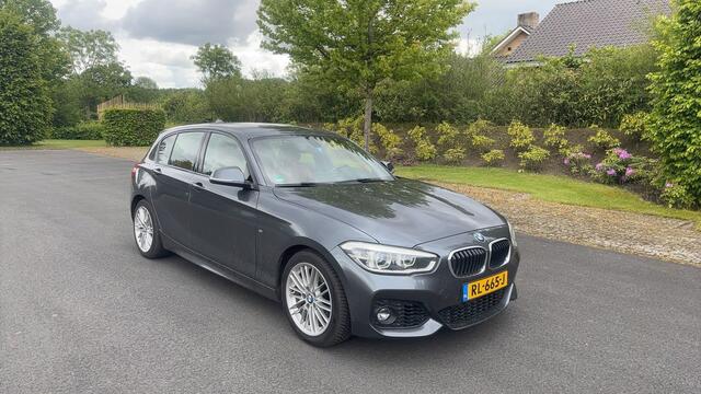 BMW 1-SERIE 118i Corporate Lease High Executive / Navigatie / Stoelverwarming / Leder