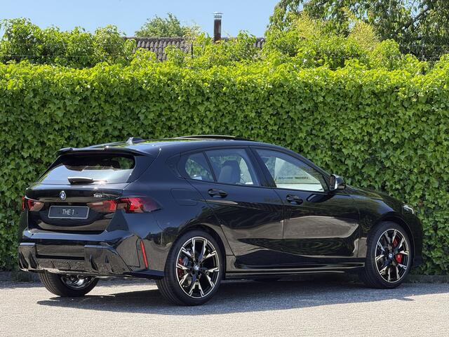 BMW 1-SERIE 120 | M-Sport Pro | 19'' | Panorama. | Harman/Kardon | Head-Up | Park. Plus | Verlichte grille | Stuur + stoelverw. | Comf. Acc. | Driv. Ass.