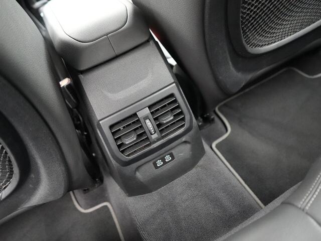BMW 1-SERIE 116i Executive Edition automaat | Apple Carplay | Navigatie | Sportstuur | Acheruitrij camera | Parkeersensoren voor en achter | Spraakbediening |