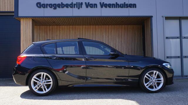 BMW 1-SERIE 118i 136PK M Sport Shadow Line 5Drs Schuif/Kanteldak 18inch LM LED Navi Stoelverwarming 98673km!