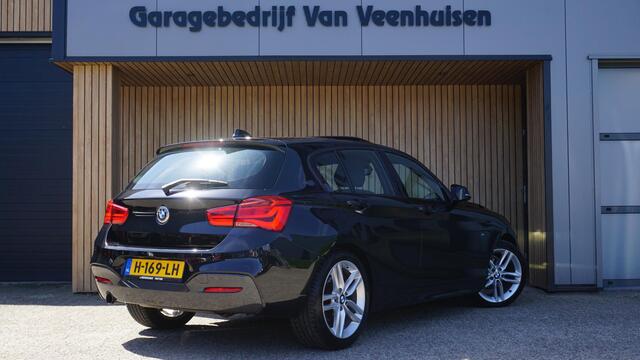 BMW 1-SERIE 118i 136PK M Sport Shadow Line 5Drs Schuif/Kanteldak 18inch LM LED Navi Stoelverwarming 98673km!