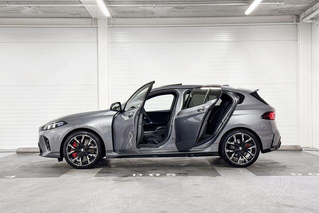 BMW 1-SERIE 120 | M-Sport Pro | Premium Pack | Driving Assistant | Harman/Kardon | Panoramadak | Comfort Access l Huisselectie