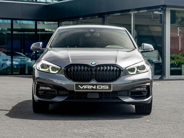 BMW 1-SERIE 118i Executive Edition | Shadow | Trekhaak | 19 Inch