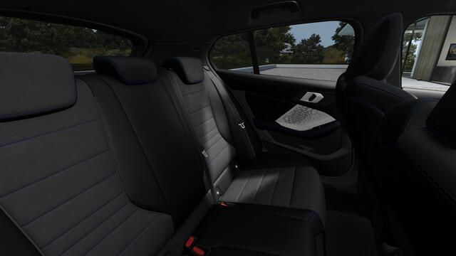 BMW 1-SERIE 120 M Sport Automaat / Sportstoelen / Achteruitrijcamera / Adaptieve LED / M Adaptief onderstel / Comfort Access