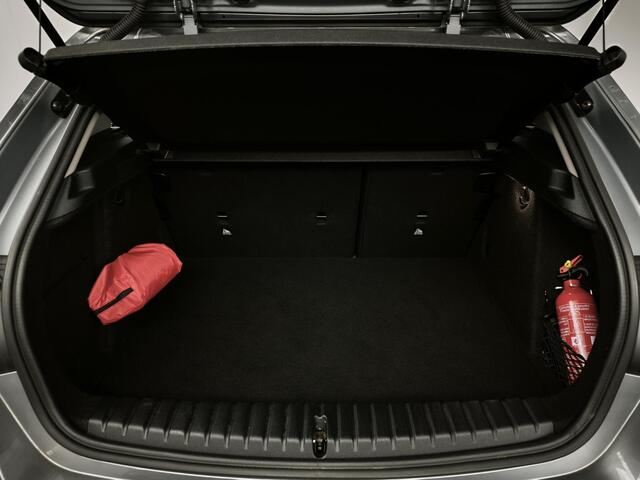 BMW 1-SERIE 116i High Executive Navigatie | Climate control