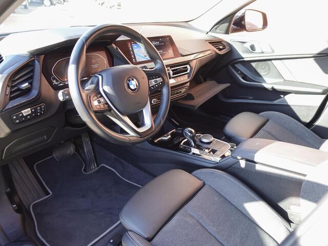 BMW 1-SERIE 118i Executive Edition Navigatie Apple Carplay/Android Auto Adaptive Cruise Control Parkeersensoren Full LED Virtual Cockpit Climate Control